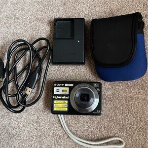 SONY CYBERSHOT CAMERA